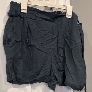 Casual Drawstring Waist Shorts in Dark gray